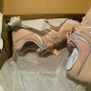 New Balance Tennis Shoes